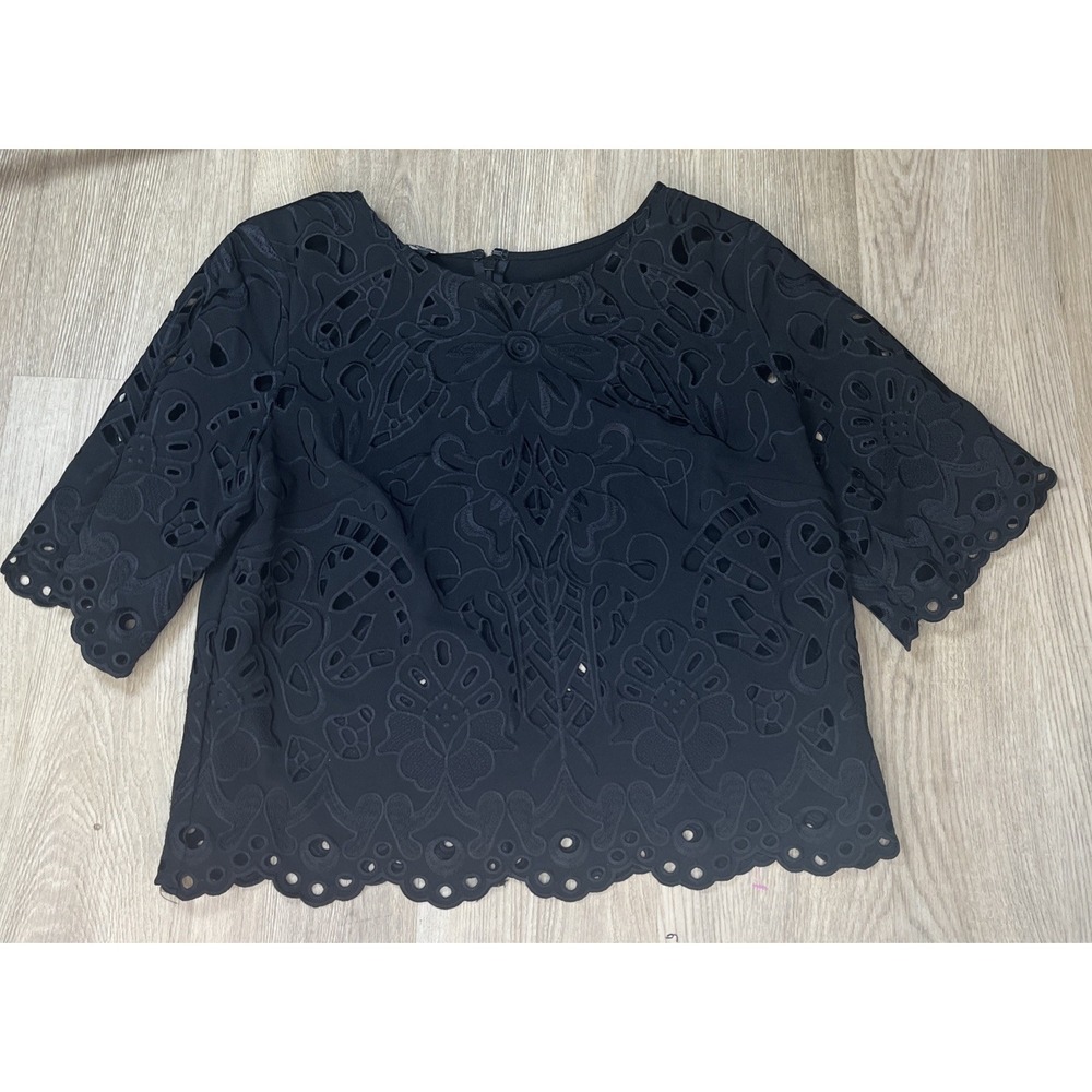 Bebe Womens Black‎ Eyelet Embroidered Top Floral Elegant Boho Whimsigoth Sz XS